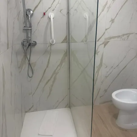 Palace 4*