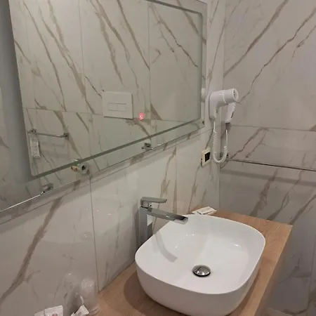 Palace 4*