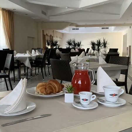 Palace 4*